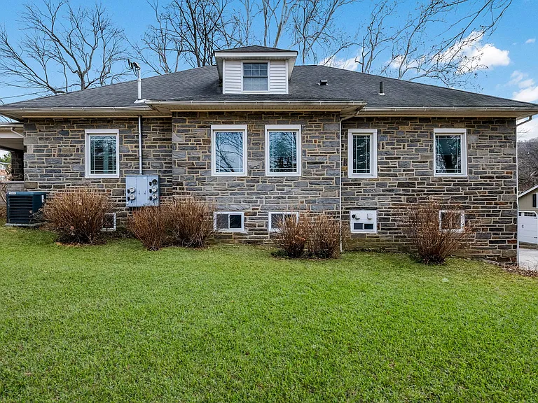 459 S Gulph Rd — Photo 3