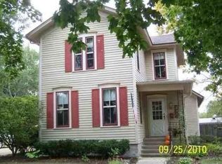 318 S 2nd St, Evansville, WI 53536