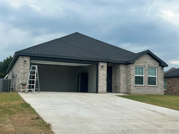 3416 Little John Dr, Durant, OK 74701