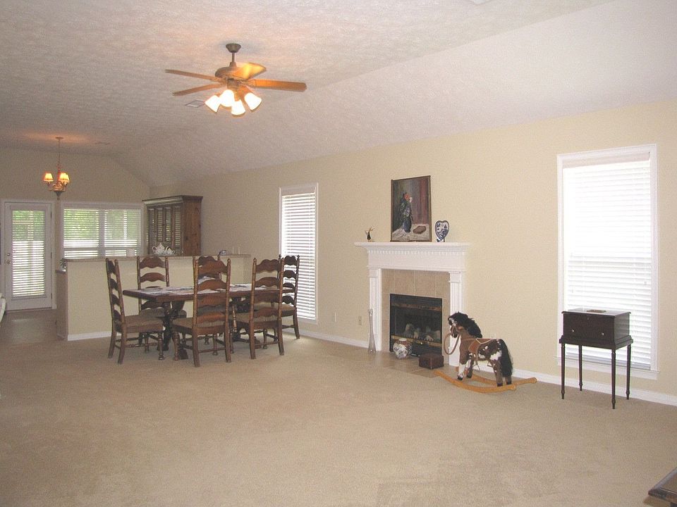 Open greatroom/dining area!