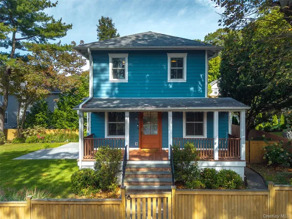 18 20th Avenue, Sea Cliff, NY 11579