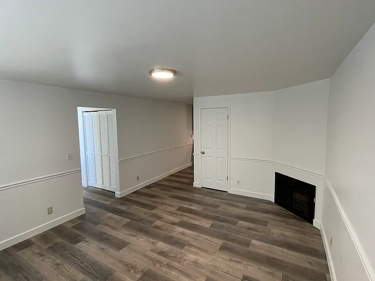 880 West Ln #678 — Photo 5