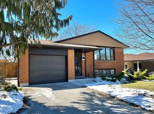 11 Lombardy Ct, Kitchener, ON N2M 1W8