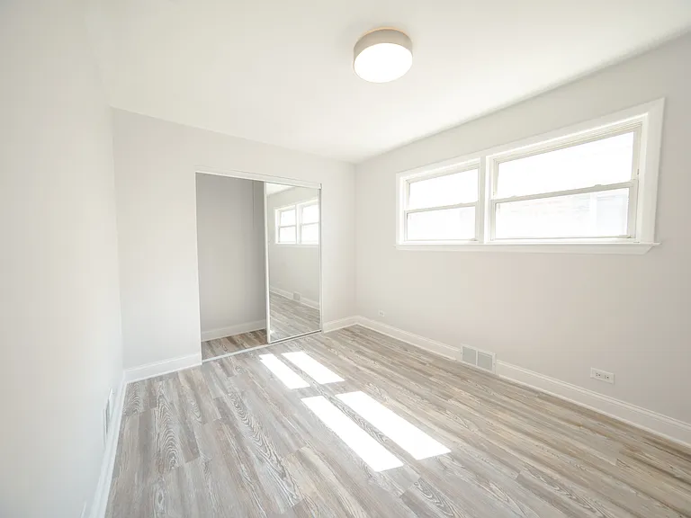 2242 N Lavergne Ave #2 — Photo 17