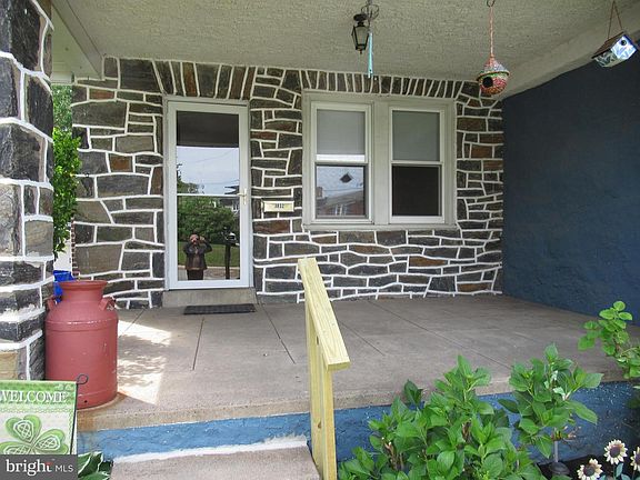 4th image of 3832 Crest Rd
