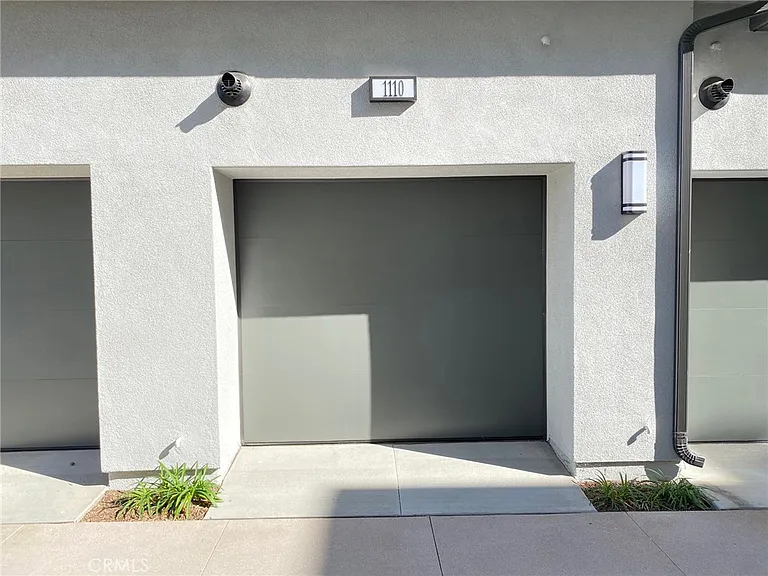 1110 Urbana St — Photo 30