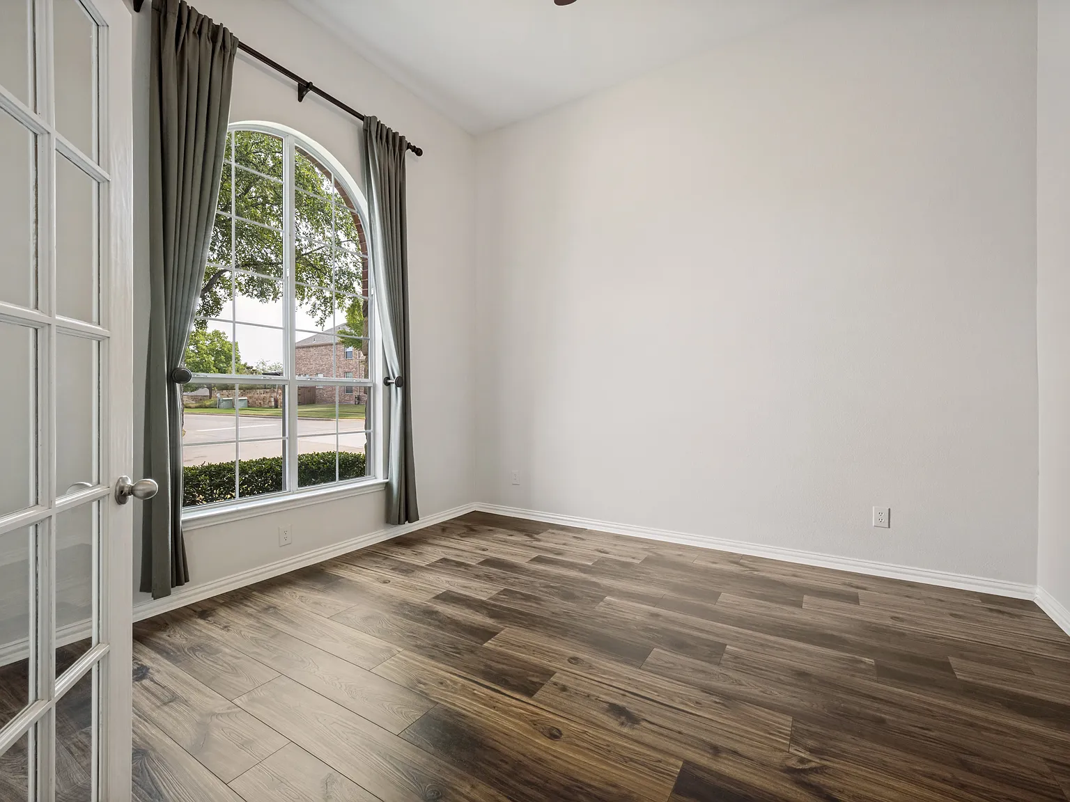 4 bed, 3200 sqft, $3,250 — Photo 3