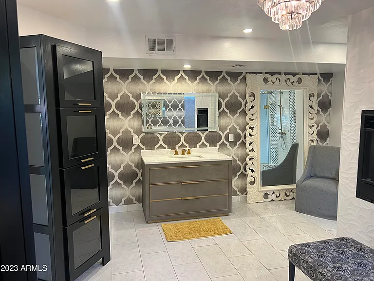 4450 E Camelback Rd #1 — Photo 60