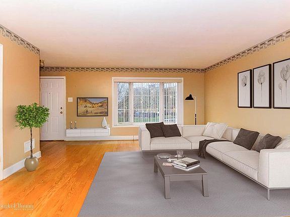 2nd image of 577 Cauldwell Ave