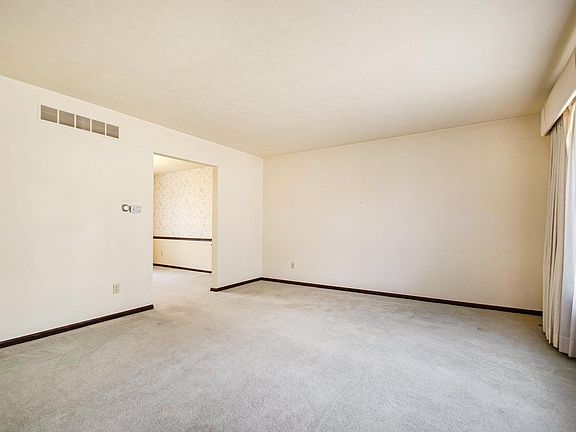 5th image of 17700 Woodthrush Ln