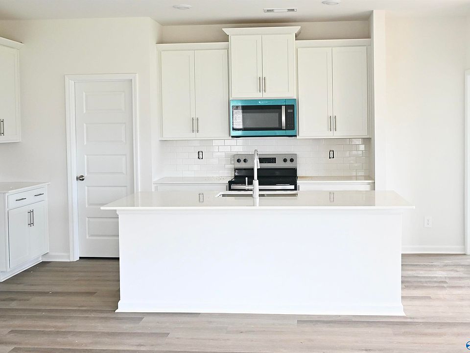 1st image of 82 Wilcot Rd