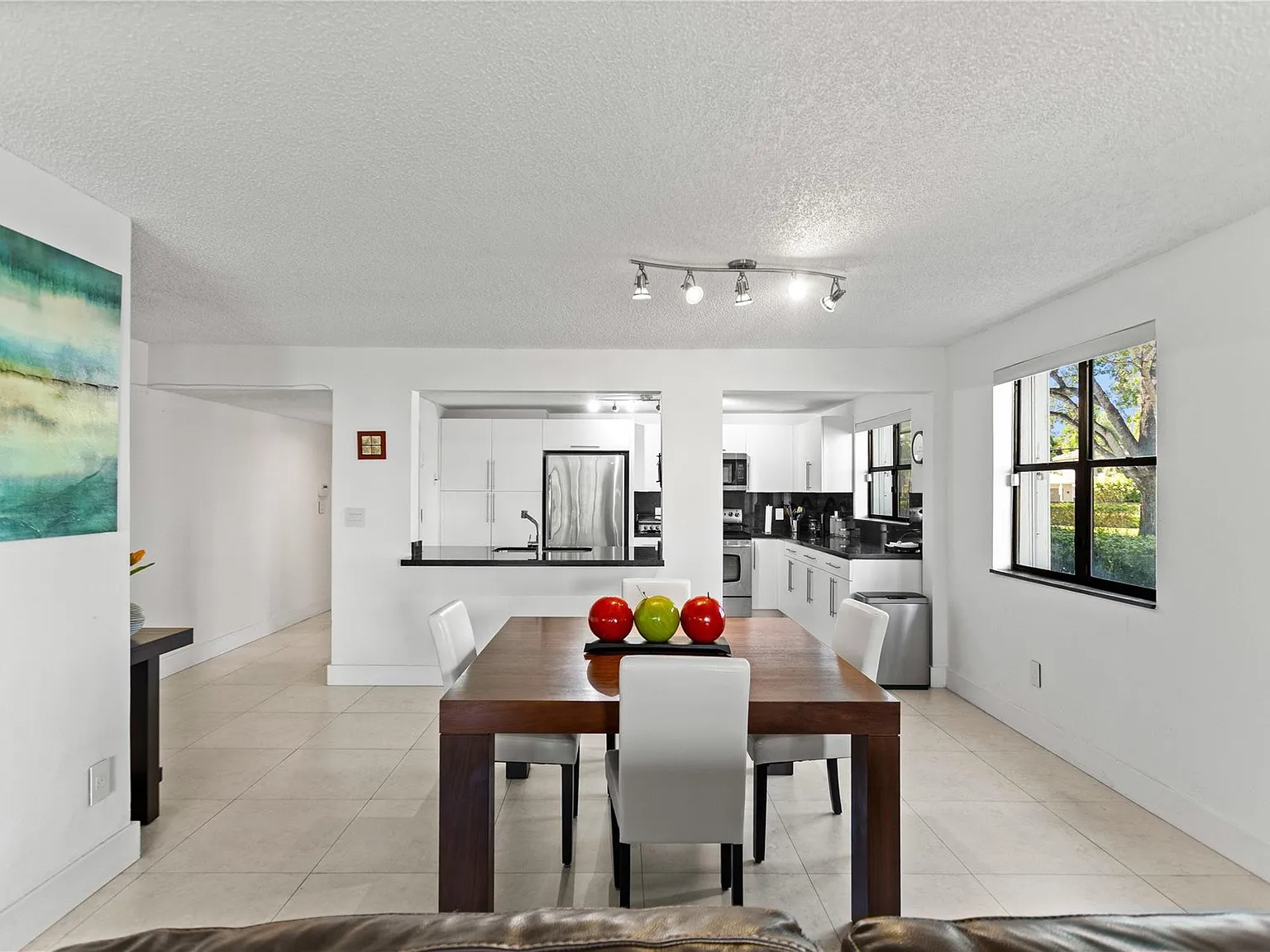 3 bed, 2.0 bath, 1707 sqft, $3,100 — Photo 1