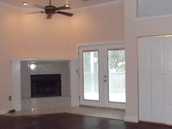 3rd image of 422 Avenue B