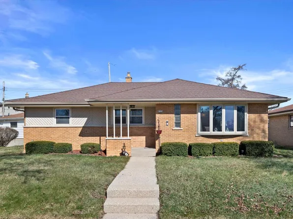 8324 West Courtland AVENUE, Milwaukee, WI 53218