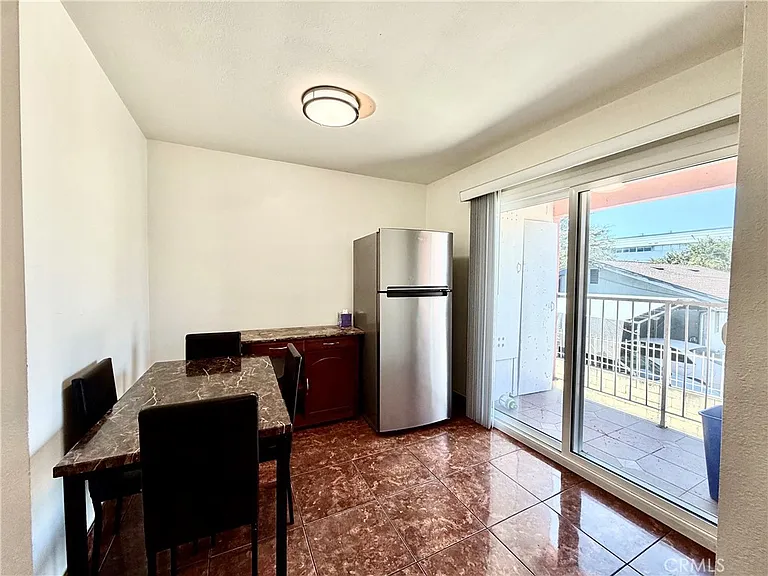 1477 W 20th St #7 — Photo 8
