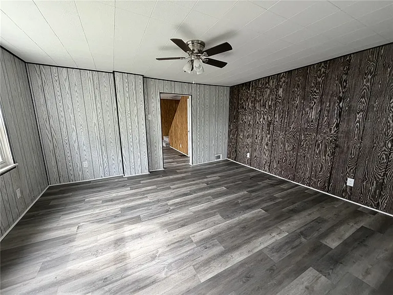 1154 Eisenhower Dr — Photo 8