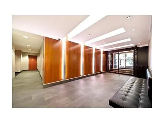 Sold by Aclawrence | media 4