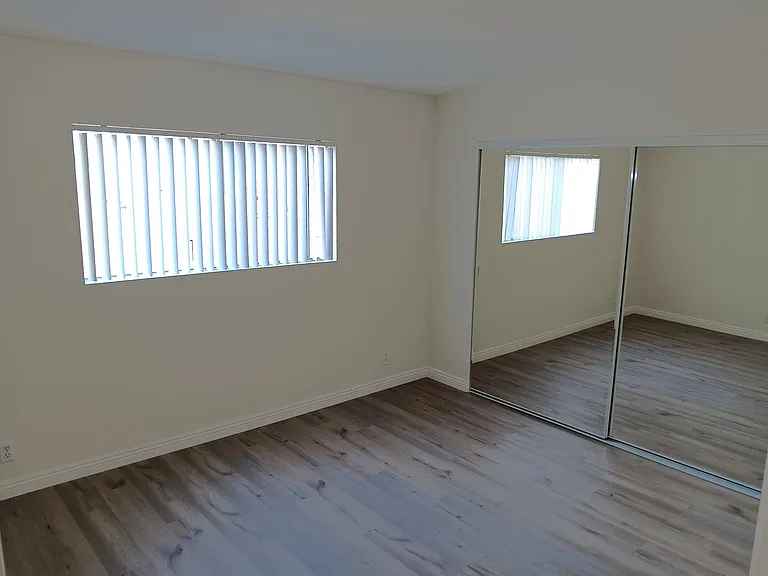 1939 Beloit Ave #203 — Photo 6