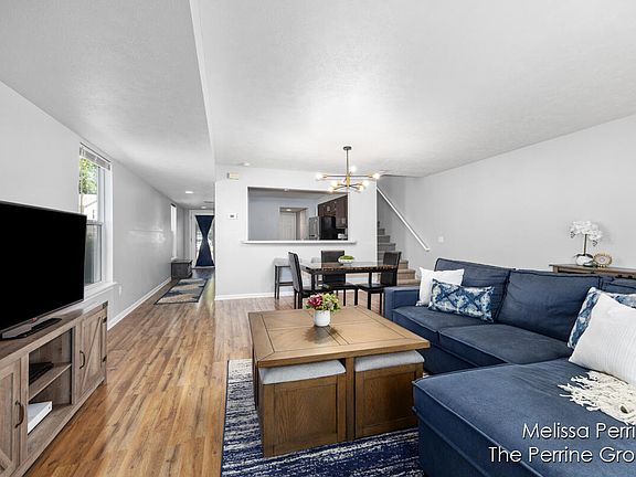 4th image of 1779 Park Trl NE