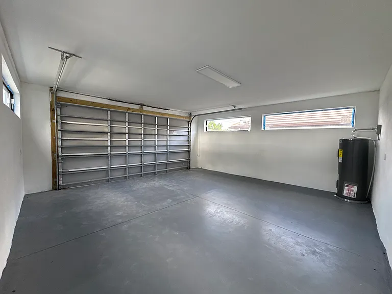 1882 Coral Point Dr — Photo 37