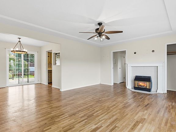 4th image of 44366 Keith Wilson Rd