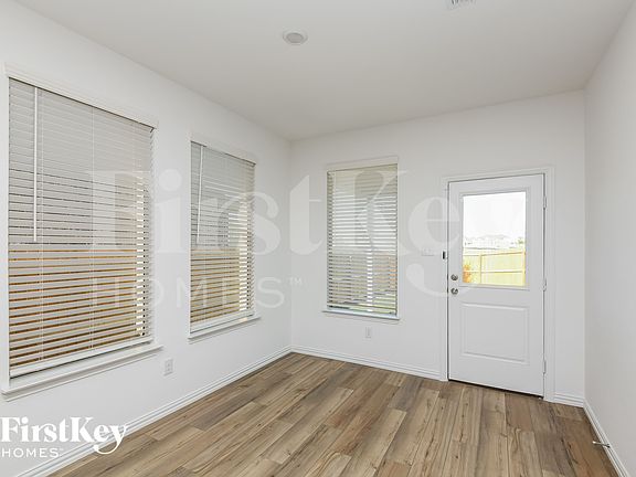 4th image of 2516 Northcote Dr