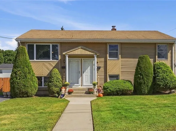 213 Villa Ave, North Providence, RI 02904