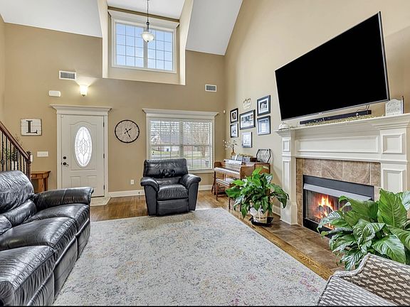 4th image of 939 Avery Valley Dr