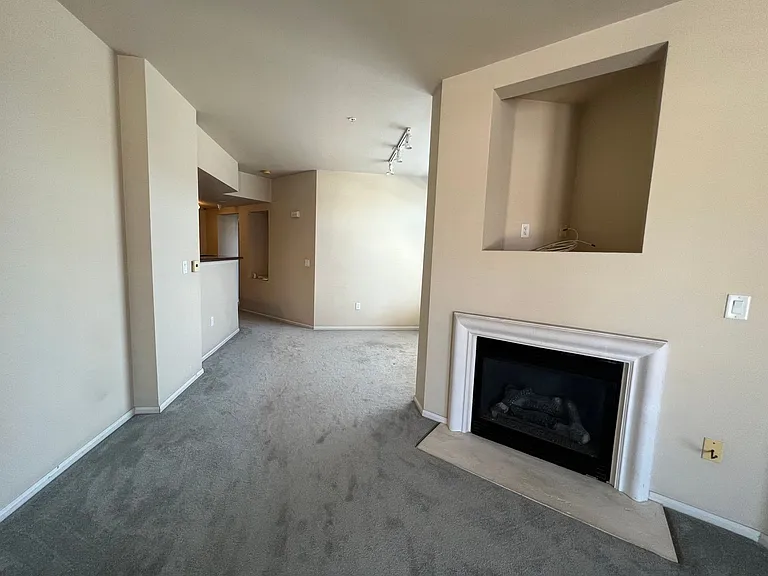 2400 5th Ave #401 — Photo 5
