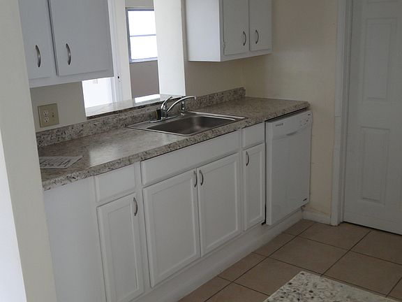 4th image of 9240 SW 51st Pl
