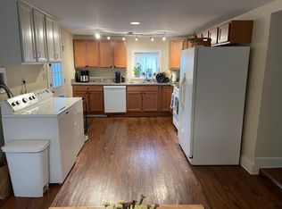 43 Ash St 1 FL 1ST, Saratoga Springs, NY 12866