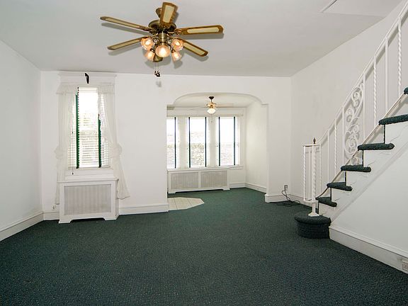 3rd image of 650 Jamestown Ave