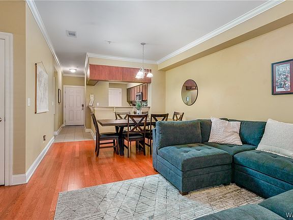5th image of 3218 Veterans Memorial Pkwy APT 1203
