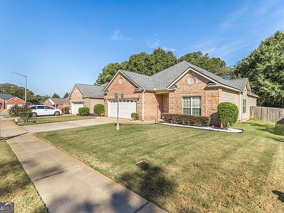 4th image of 104 Rockford Ct