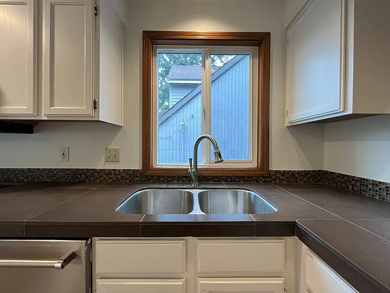 4737 SW Pendleton St — Photo 10