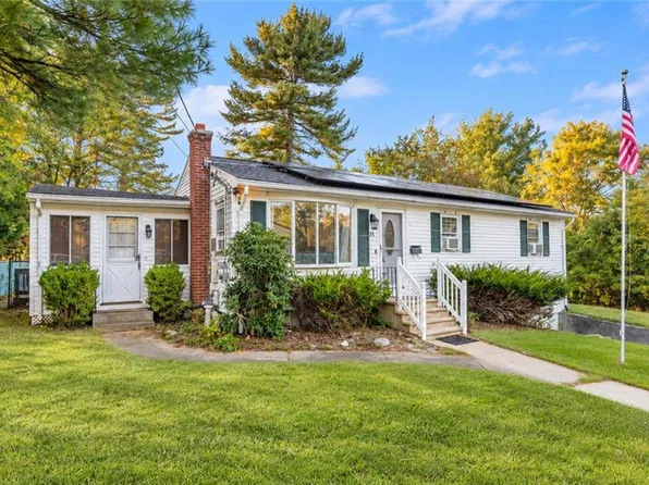 28 Rosemary St, Coventry, RI 02816