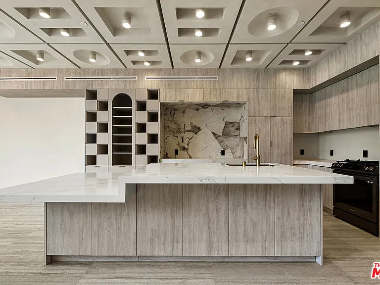1021 N Ogden Dr #Penthouse 6 — Photo 8