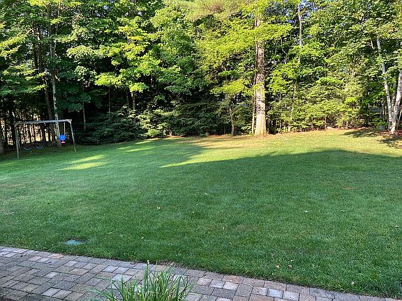 Side yard with walkway