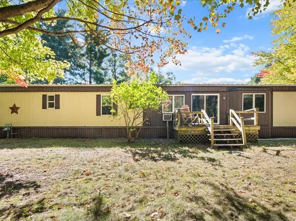 7650 E Lake Dr, Newaygo, MI 49337