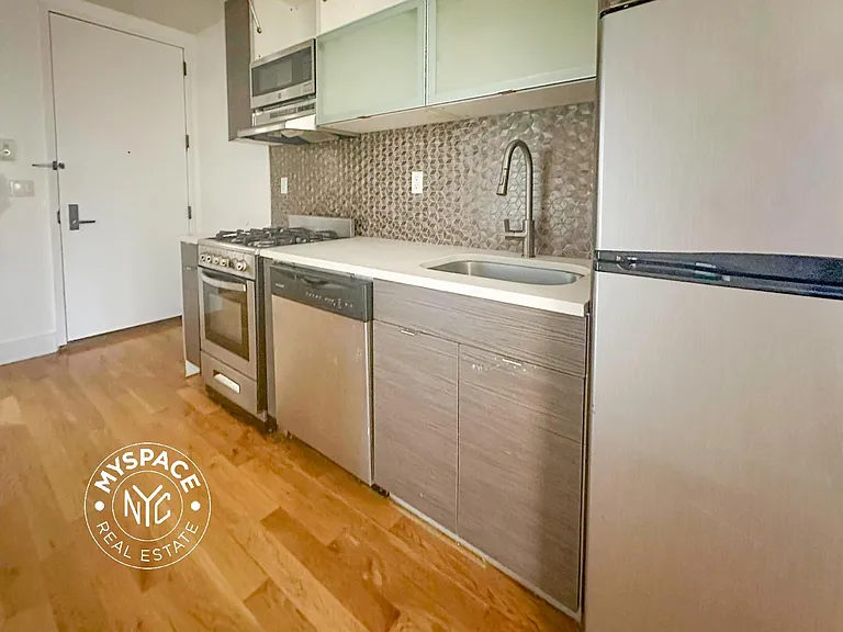 336 Chauncey St #1D — Photo 3
