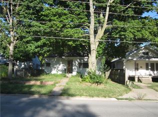 439 10th St, Silvis, IL 61282