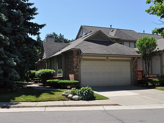 4th image of 42263 Saratoga Cir