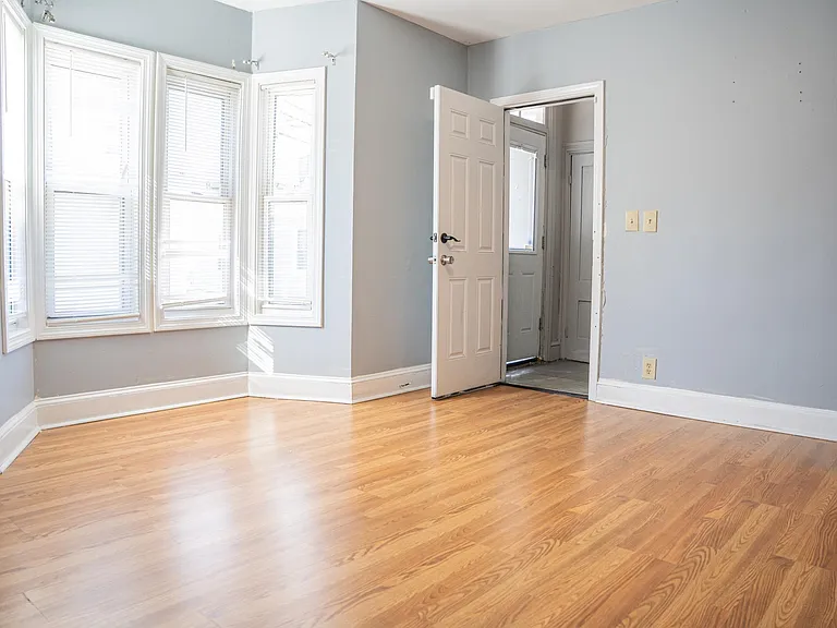 1 Kendall St #101 — Photo 2