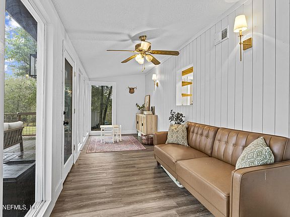 4th image of 553 ARTHUR MOORE Drive