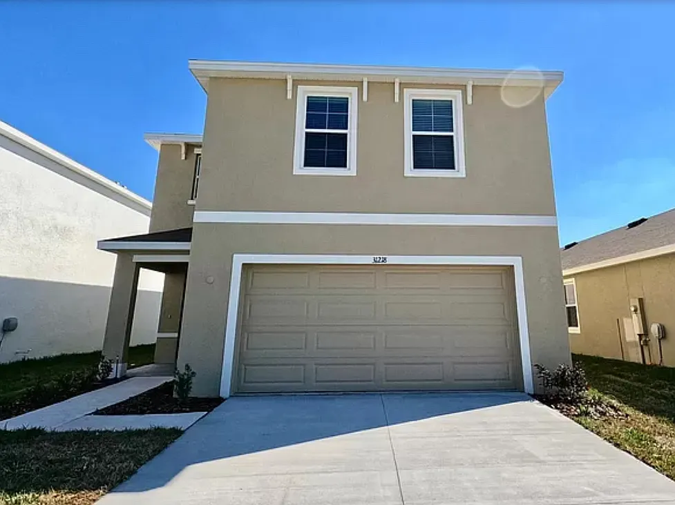 4 bed, 2.5 bath, 2260 sqft, $2,580 — Photo 1