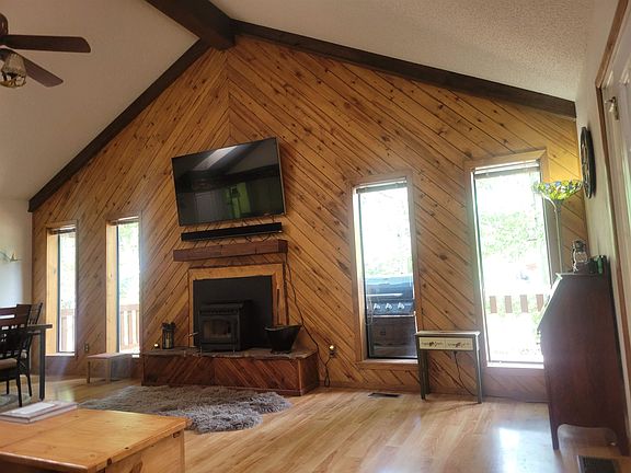 2nd image of 901 Beaver Ave