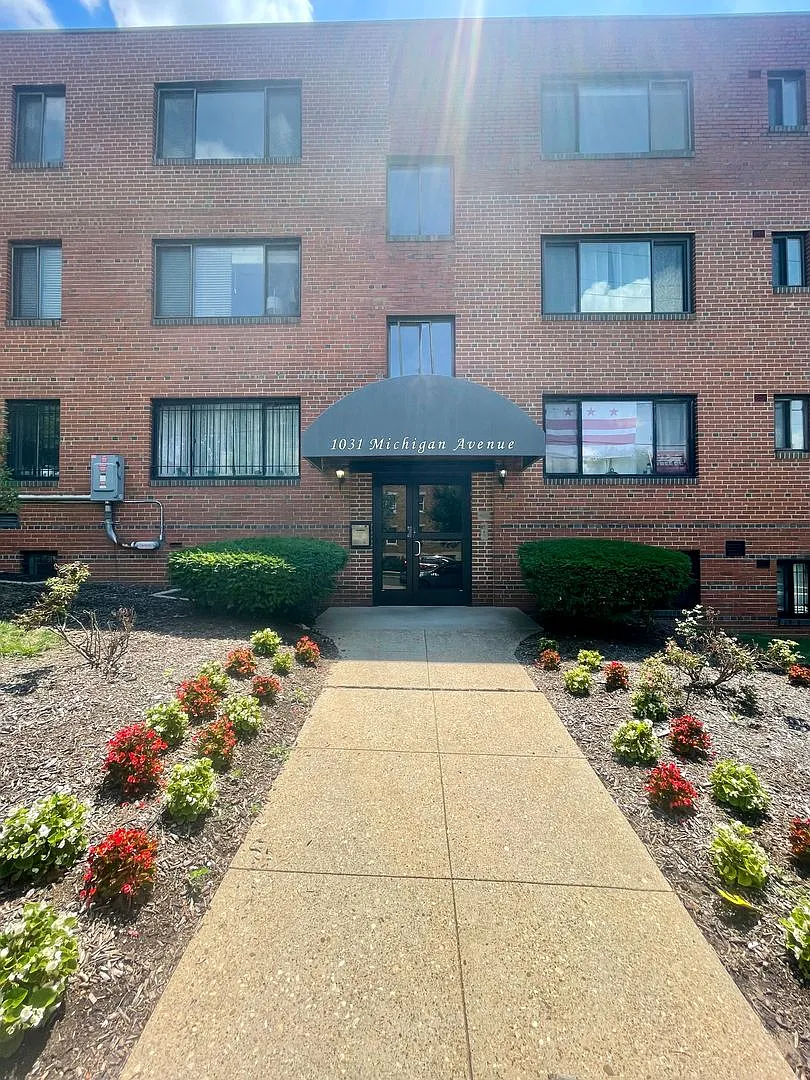 Beautiful Fully Furnished 1BR Condo Steps from Brookland/CUA Metro All Utilities Included Parking... — Photo 2