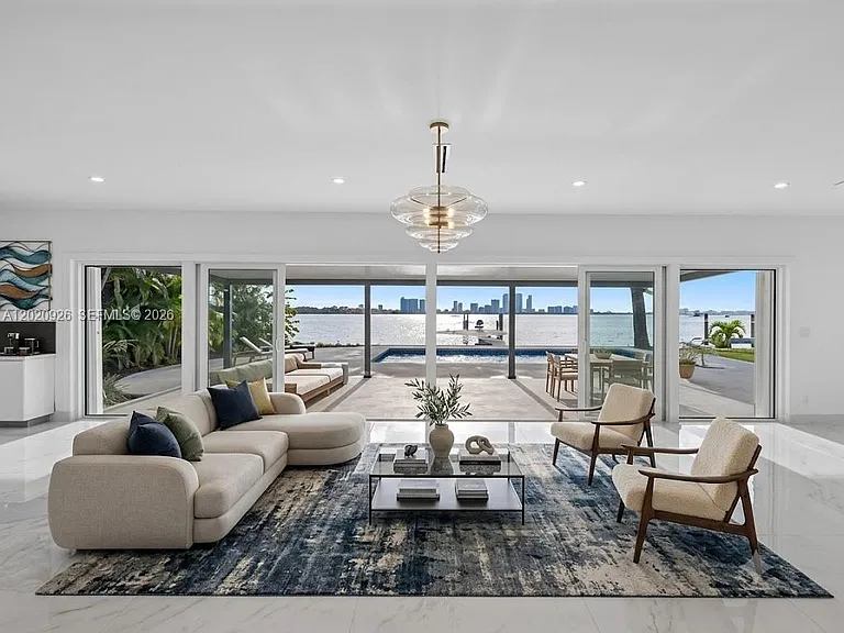 1101 S Shore Dr — Photo 4