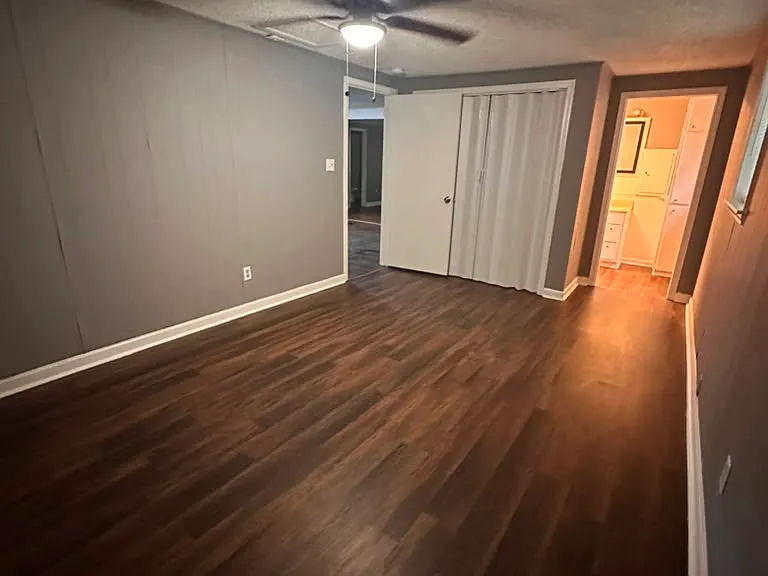 821 Desoto Pl — Photo 2