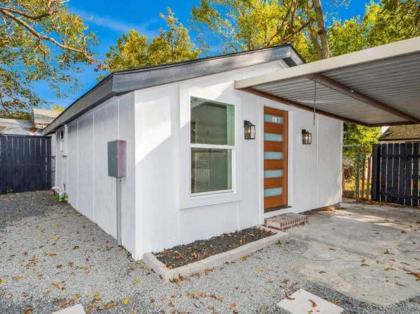 7102 Tuck St #B, Houston, TX 77020